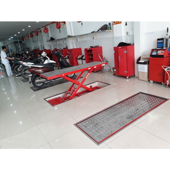 Bàn nâng xe máy điện - Đặt âm nền ( bàn nâng chìm)